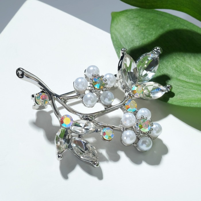 Брошь «Жемчужные цветы» со стеклянными листами, белая в серебре - Фото 1