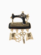 Брошь «Швейная машина» с подвесками, цвет чёрный в золоте - Фото 1
