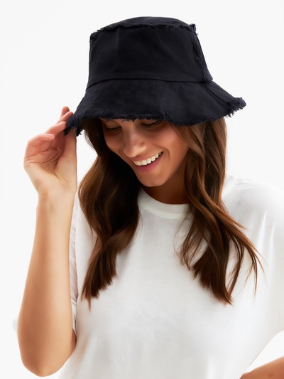 Панама женская джинсовая MINAKU с необработанными краями, чёрная, размер 56-58