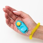 Кликер для дрессировки собак с браслетом на руку, голубой - Фото 5