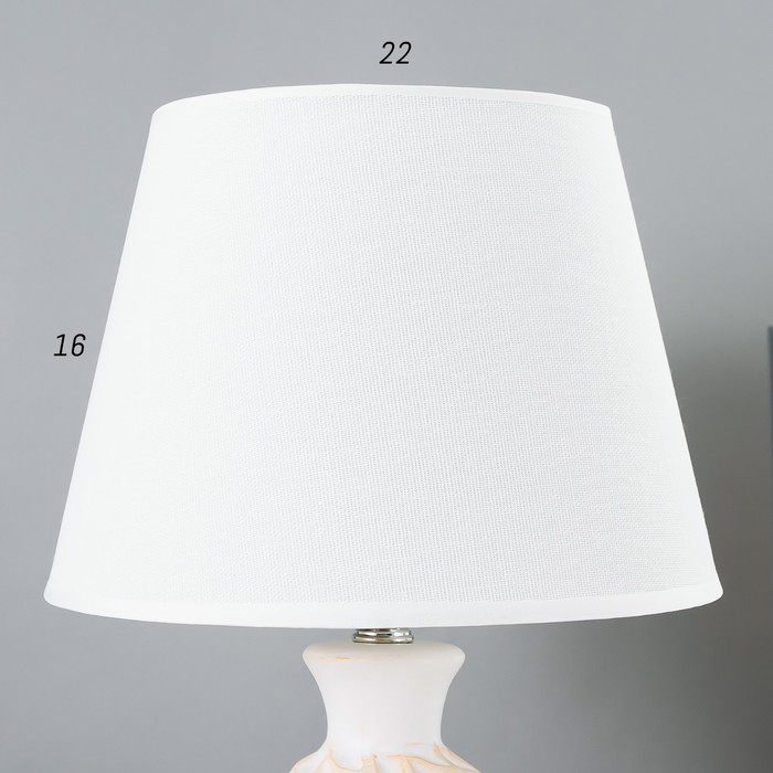 Настольная лампа 16502/1 E14 40Вт бело-бежевый 22х22х38 см RISALUX - фото 1907352788