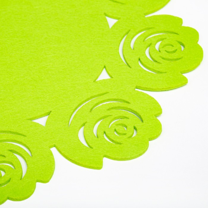 Салфетка декоративная Доляна"Цветы" цвет зеленый, d 30 см, 100% п/э, фетр - фото 1927819430