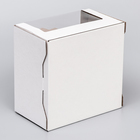Коробка под торт 2 окна, с ручками, белая, 23 х 23 х14 см - Фото 3