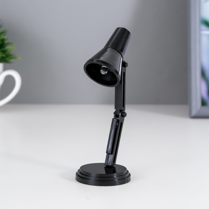 Фигурка световая RISALUX «Настольная лампа», LED-ночник, 0.5 Вт, от батареек LR41, чёрный, 4×4×11 см