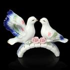 Сувенир керамика "Два голубка на мостике с цветами" 9,5х15х5,5 см - Фото 1