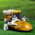 Фигурное кашпо "Ботинок с щенками" 25х18х15см - Фото 2