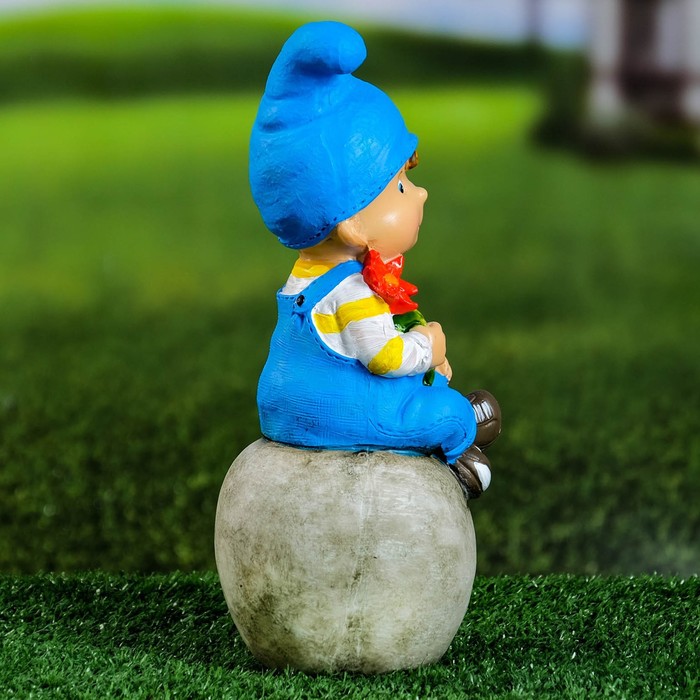 Садовая фигура "Мальчик на шаре" 11х10х25см - фото 1908826981