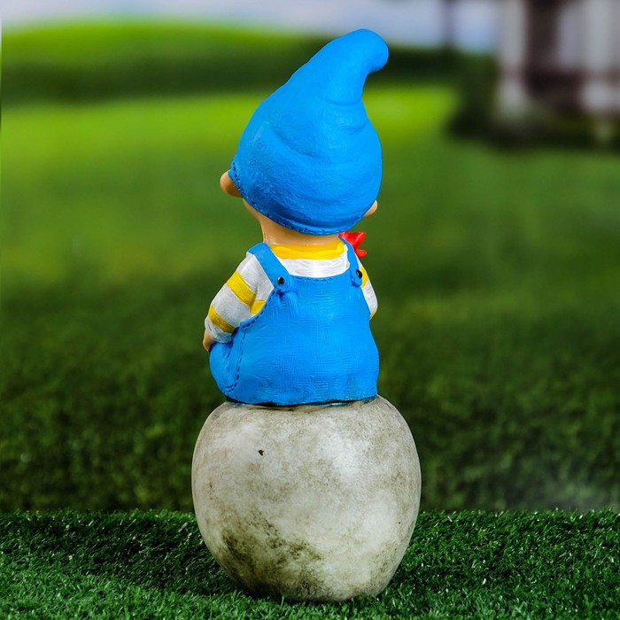 Садовая фигура "Мальчик на шаре" 11х10х25см - фото 1908826982