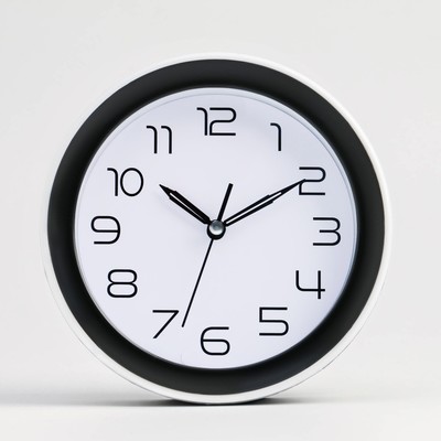 Часы - будильник настольные "Классика", с подвесом, дискретный ход, 15 х 4 см. белый