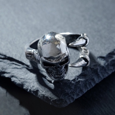 Кольцо «Перстень» череп, цвет чернёное серебро, безразмерное