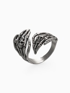 Кольцо «Перстень», череп на костях, цвет чернёное серебро, безразмерное - Фото 1