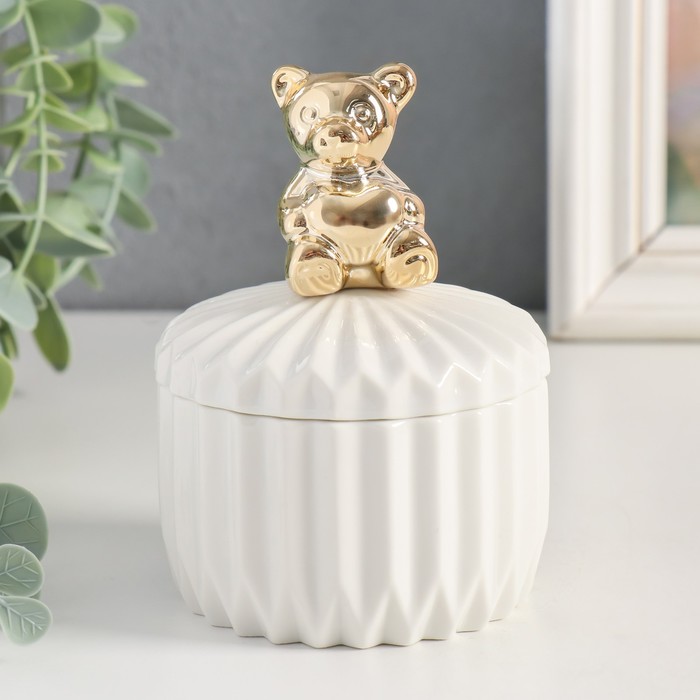 Шкатулка керамика "Золотой медвежонок" белый рельеф 11,5х8,2х8,2 см - Фото 1