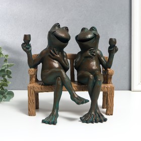 Сувенир полистоун "Два лягушонка с бокалами, на скамейке" 20х16х21 см