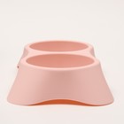 Миска пластиковая двойная, 34 х 20 х 6.5 см, розовая - Фото 4
