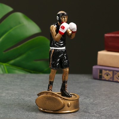 Кубок наградной с фигуркой «Боксер», 17×8×8 см