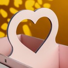 Кашпо деревянное "Маме" с ручкой 32х15,5х18,5 см розовый - фото 41171669