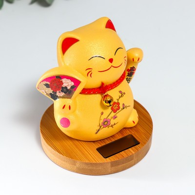 Маятник настольный антистресс «Манэки-нэко с веером и сакурой», керамика, от солнечных батарей, 10×10×12 см