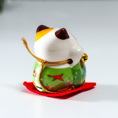 Набор фигурок 5 шт. «Манэки-нэко в костюмчиках на подушечках», керамика, 4.5×3.8×4.6 см