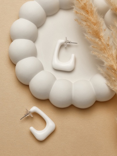 Серьги акриловые «Тренд» рамка, цвет белый