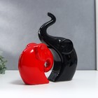 Сувенир керамика "Слоны красный и чёрный" набор 2 шт 12х12 22х13 см - фото 24507720