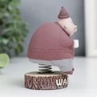 Сувенир полистоун пружинка "Дедуля в колпаке, с кружкой" 8,5х5,5х6 см - фото 14995884