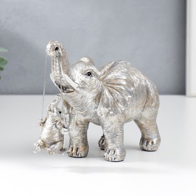 Сувенир полистоун "Слон качает слонёнка на качелях" серебро 14,5х8х18 см