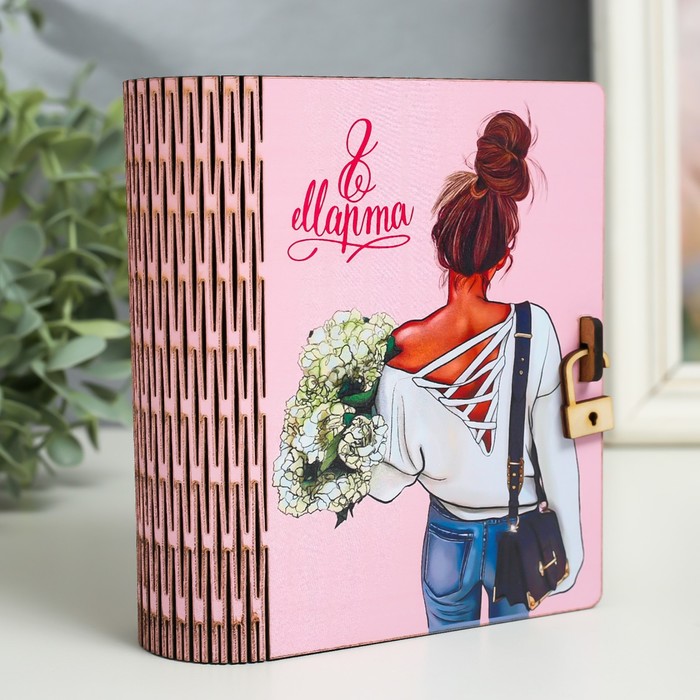 

Шкатулка-книга "8 марта. Девушка" 14 см