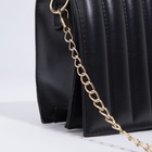 Сумка-мессенджер на клапане, длинный ремень, цвет чёрный - фото 39057299