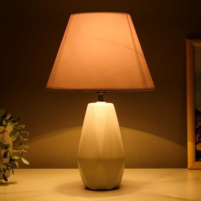 Настольная лампа 16873/1WT E14 40Вт белый 23х23х36 см RISALUX - фото 1907383516