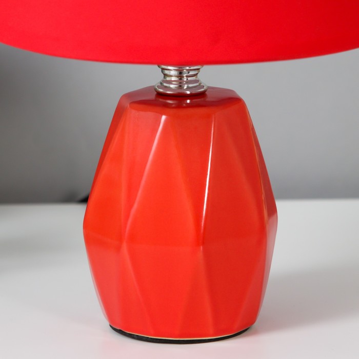 Настольная лампа 16877/1RD E14 40Вт красный 18х18х24 см RISALUX - фото 1907383556