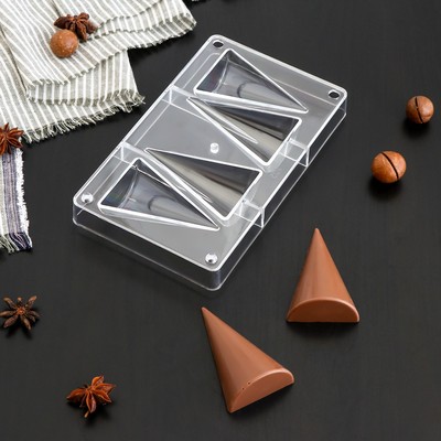 Форма для шоколада и конфет «Большой конус», 4 ячейки, 20×12×2,5 см, ячейка 8×5×2,2 см