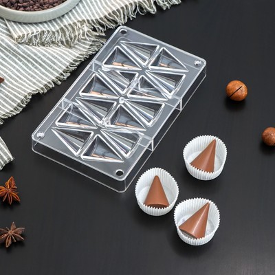 Форма для шоколада и конфет «Средний конус», 14 ячеек, 20×12×2,5 см, ячейка 4,1×3,2×1,8 см