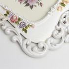 Фоторамка полистоун 10х15 см "Розы и медальон" 26,5х20 см - фото 21499173