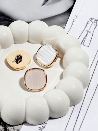 Набор пластиковых пуговиц на ножке, d=23 мм, 5 шт., цвет белый