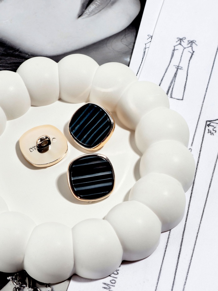 Пуговицы на ножке, пластиковые, d=23 мм, набор 5 шт., чёрные