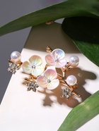 Брошь барокко «Цветы сакуры», цвет белый в золоте 7355757