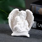 Фигура "Ангел с младенцем" перламутр, 7х7х4см - фото 318795317