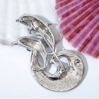 Брошь «Дельфины» на волне, цветная в серебре - Фото 2