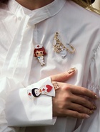 Брошь «Медсестричка» с журналом, цветная в золоте - Фото 2