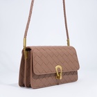 Сумка женская мессенджер на клапане, 22×8×14 см, коричневая - Фото 6