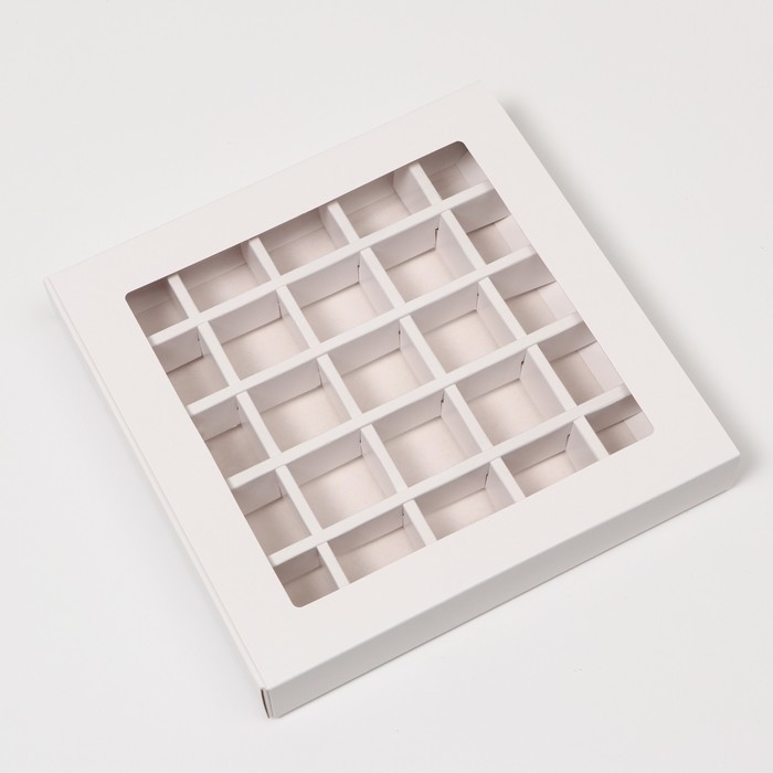 Коробка на 25 конфет с обечайкой, белая, 22 х 22 х 3,5 см