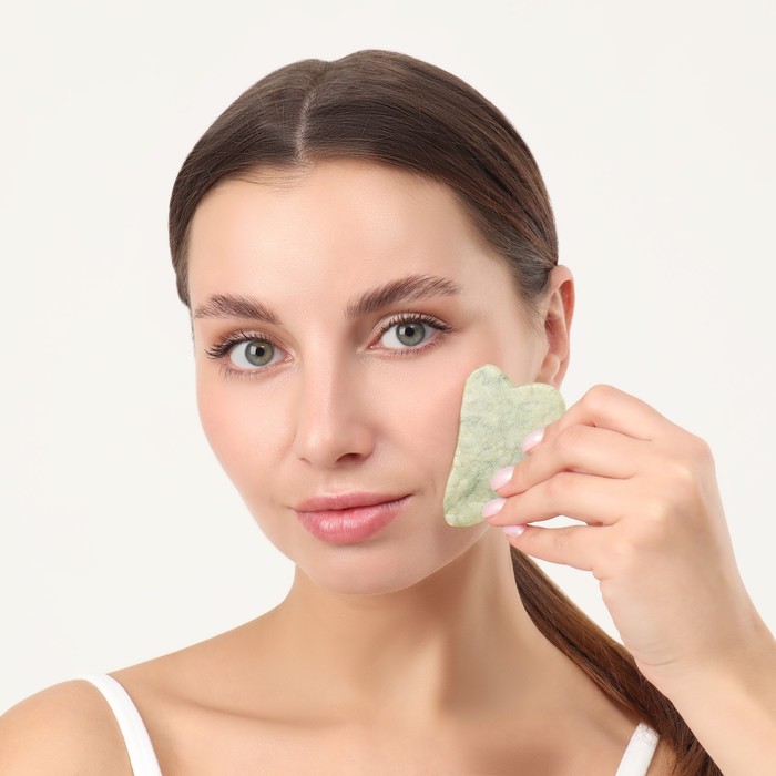 Набор для массажа лица «Котосчастье», 2 предмета: гуаша, двусторонний роллер, цвет зелёный 26751