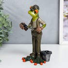 Сувенир полистоун лак "Лягуха - Строитель-каменщик" 17,5х7,5х9,5 см - фото 21523143