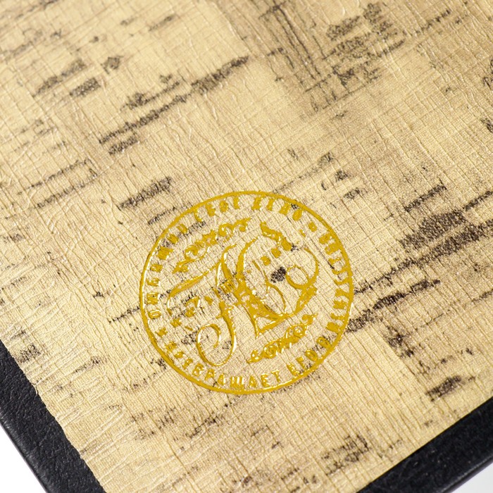 Сейф-книга дерево кожзам "Золотые лепестки на чёрном" 21х13х5 см - фото 1898605704