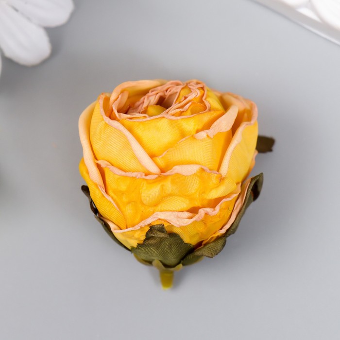 Бутон на ножке для декорирования "Пионовидная роза жёлтая" 4х5 см - фото 4513306