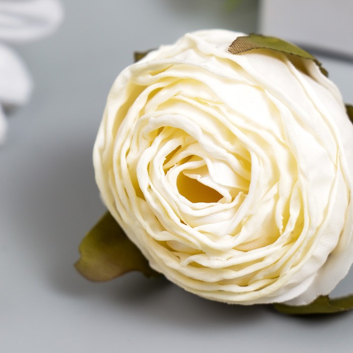 Бутон на ножке для декорирования "Пионовидная роза сливочная" 4х5 см - фото 1911698894