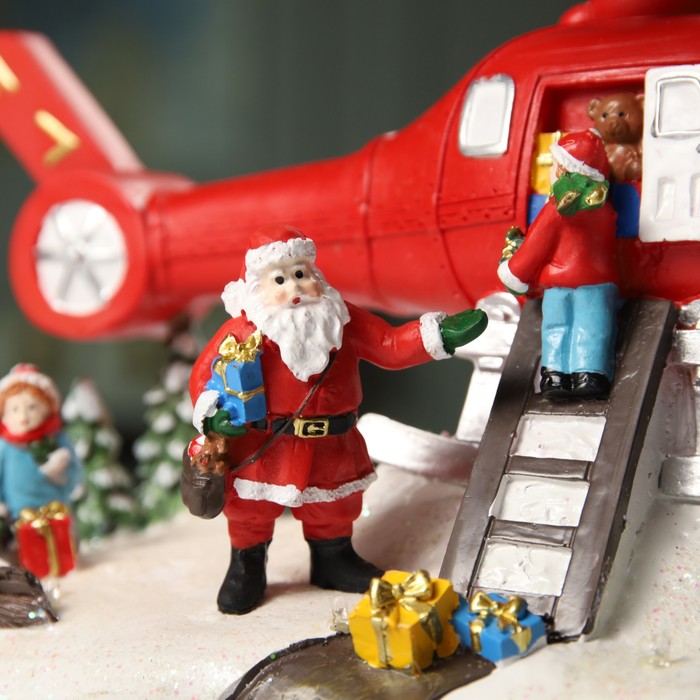 Светодиодная фигура «Вертолёт и Дед Мороз» 31.5 × 18 × 18 см, полистоун, батарейки ААх3 (не в комплекте), USB, свечение мульти - фото 1885345363