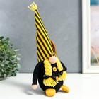 Интерьерная текстильная кукла «Бабуля в полосатом колпаке с ложкой для мёда и пчёлами», 28×8 см 7510624 - фото 16619735