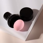 Спонж для макияжа с ручкой «Стик», d 4,1 × 3 см, в футляре, цвет чёрный/розовый - фото 8681876