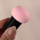 Спонж для макияжа с ручкой «Стик», d 4,1 × 3 см, в футляре, цвет чёрный/розовый - Фото 9